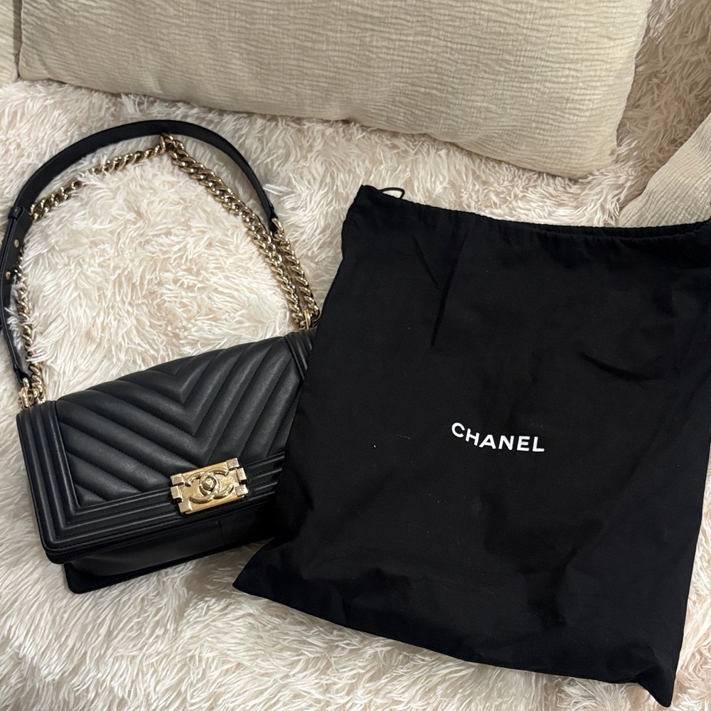 CHANEL Black Chevron Quilted LeBoy Bag with Gold Chain - Picture 2 of 10